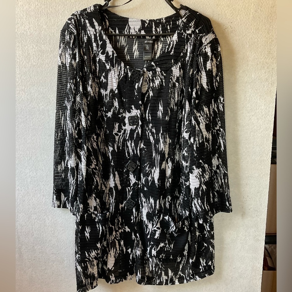 Ali Miles cardigan. 3/4 sleeve. Buttons. Black & white. Sheer. Size XL